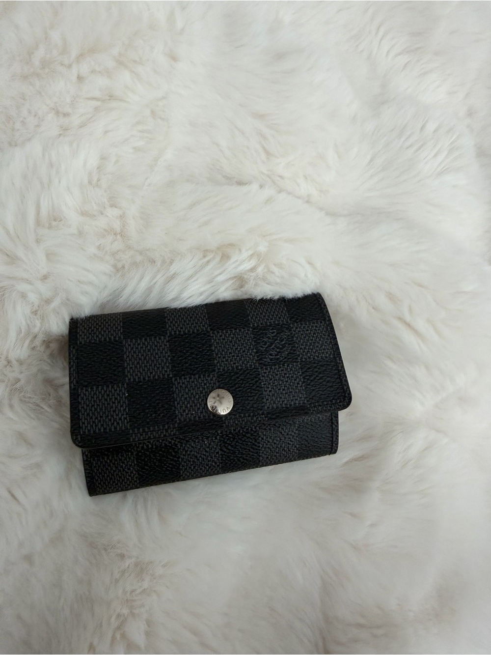 Louis Vuitton 6 key holder